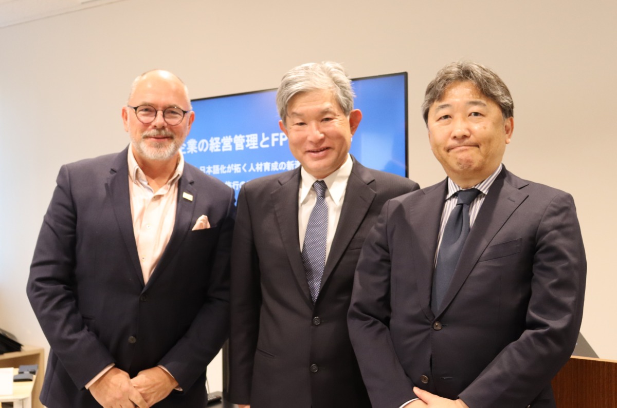 IMA Regional Director(Asia Pacific)のMarcel Ewals氏・石橋善一郎氏・鎗田良信氏